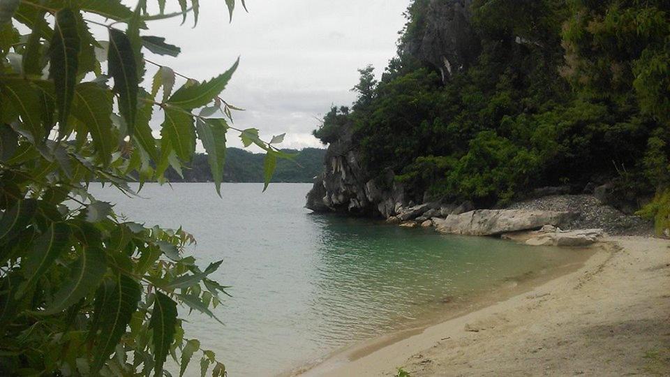 Se San Beach Resort-Isla De Gigantes Carles Экстерьер фото