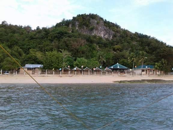 Se San Beach Resort-Isla De Gigantes Carles Экстерьер фото
